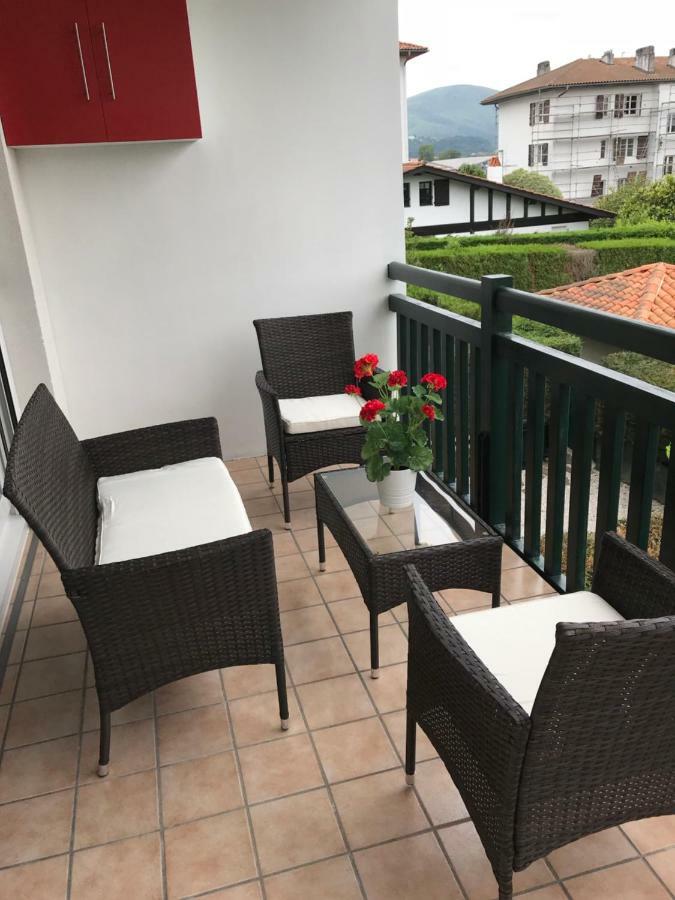 Port Bidassoa - T2 Coquet, Parking, Lit Xxl, Wifi, Pres De La Gare Hendaye Bagian luar foto